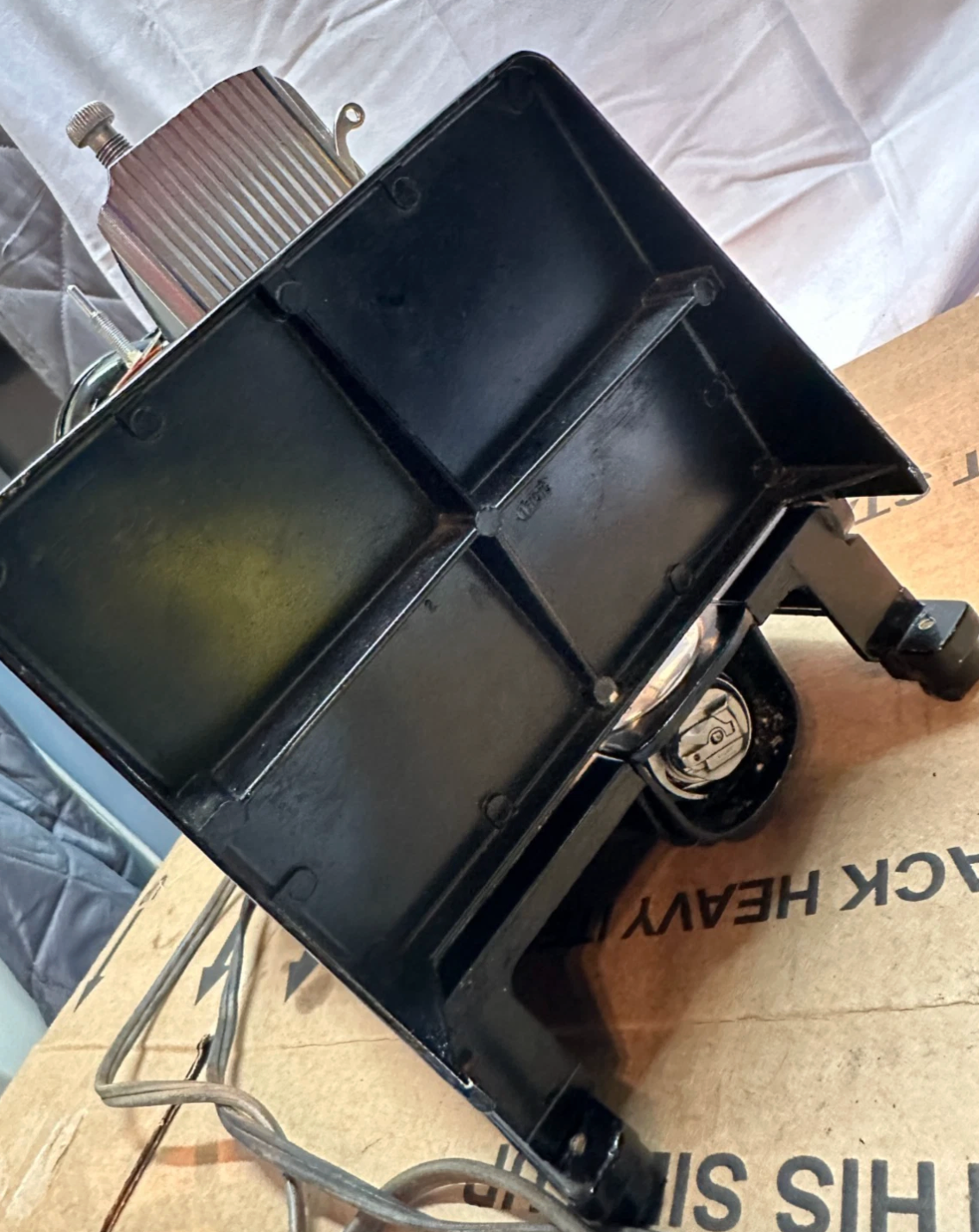 Vintage 1954 Singer 222K Featherweight Sewing Machine – Tested & Working – Portable Classic Sewing Machine