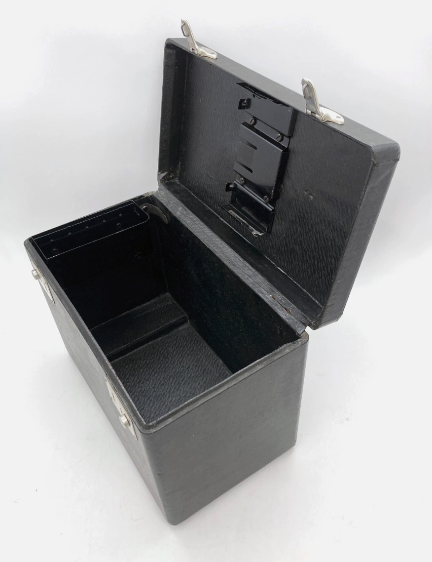 Singer Featherweight 222K Sewing Machine – 1959