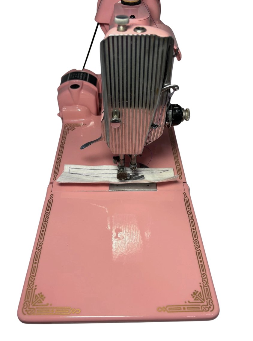 Singer Featherweight Vintage – Powder-Coated Pink 221