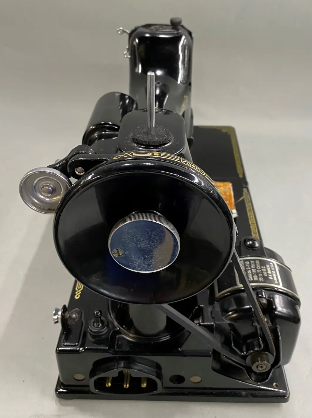 1941 Singer 221 Featherweight Blackside Sewing Machine with Case & Attachments – Rare WWII Model