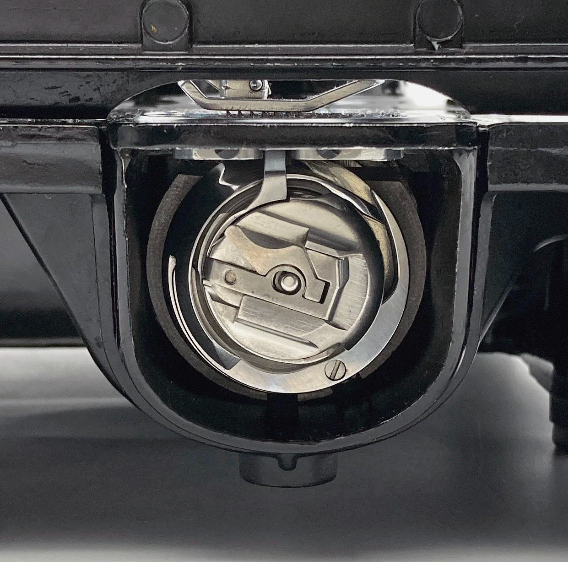 Singer Featherweight 222K Sewing Machine – 1959