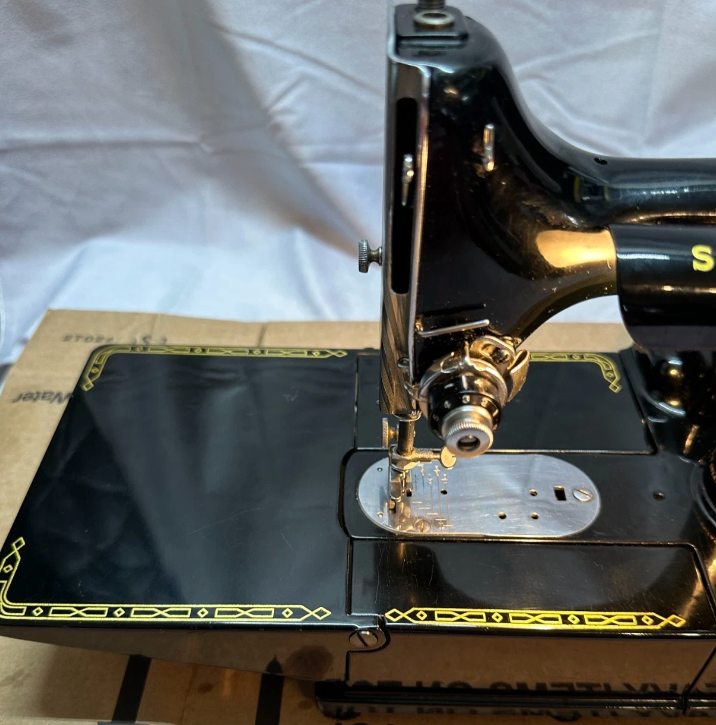 Vintage 1954 Singer 222K Featherweight Sewing Machine – Tested & Working – Portable Classic Sewing Machine