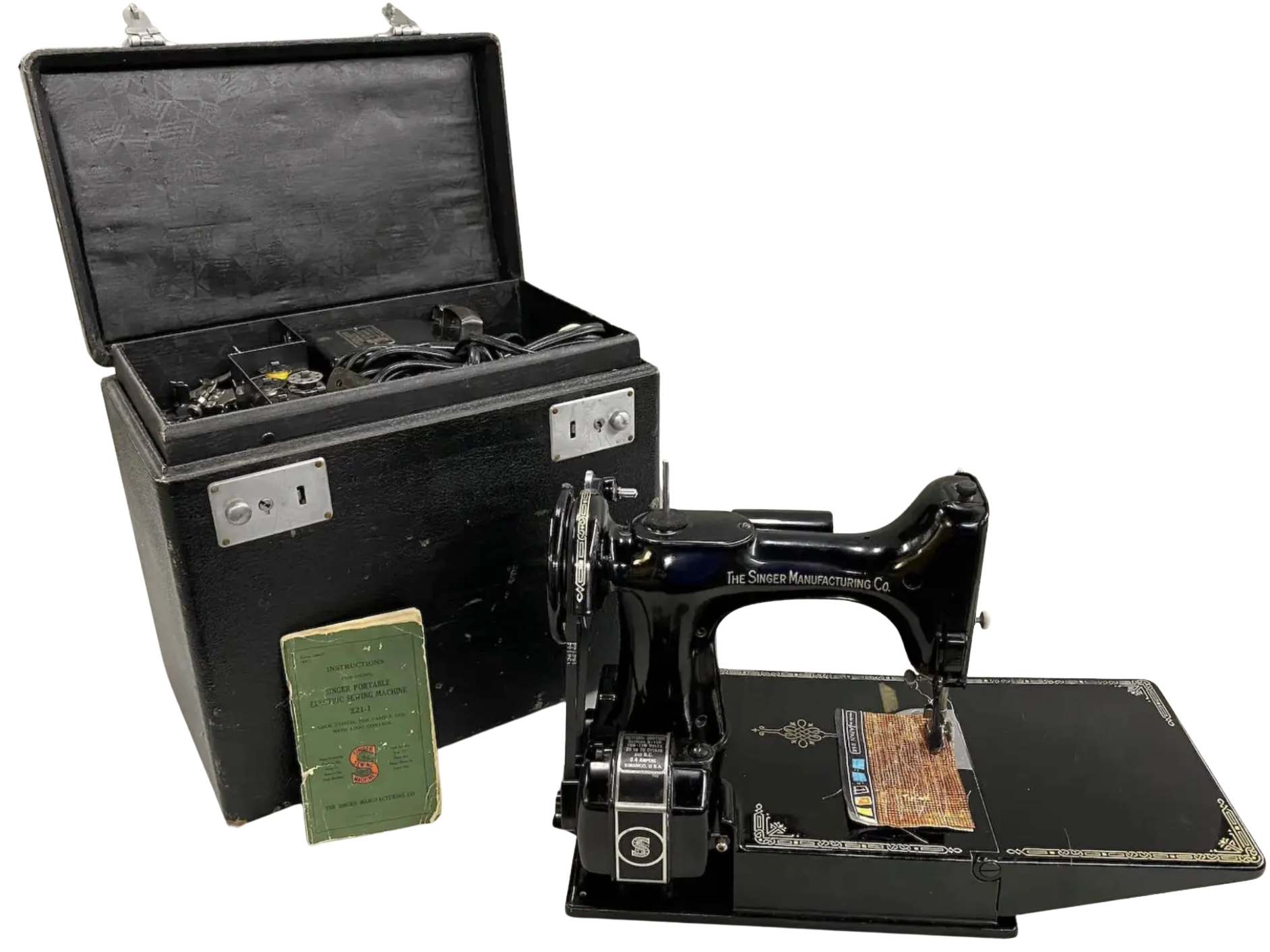 1941 Singer 221 Featherweight Blackside Sewing Machine with Case & Attachments – Rare WWII Model