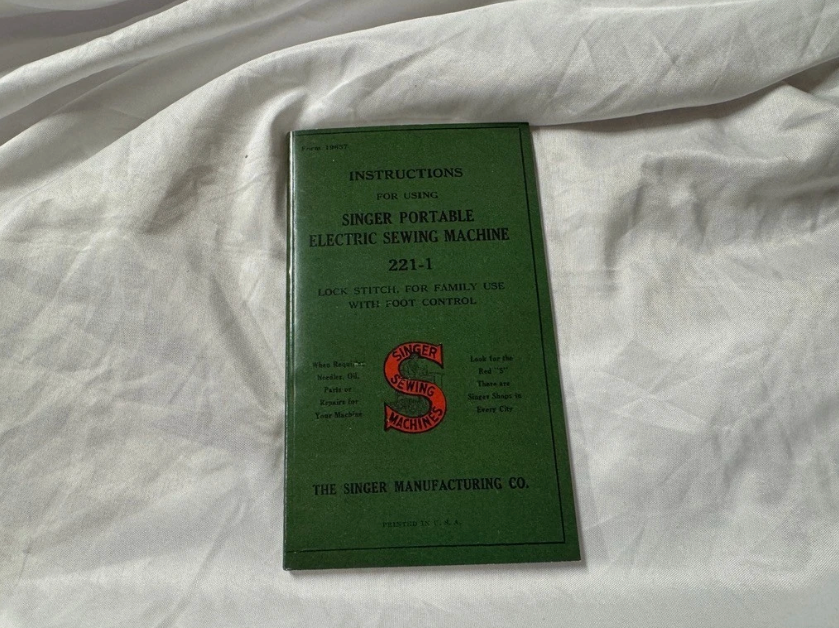 Vintage 1951 Singer 221 Featherweight Sewing Machine – Fully Restored Metallic Red with Case & Accessories